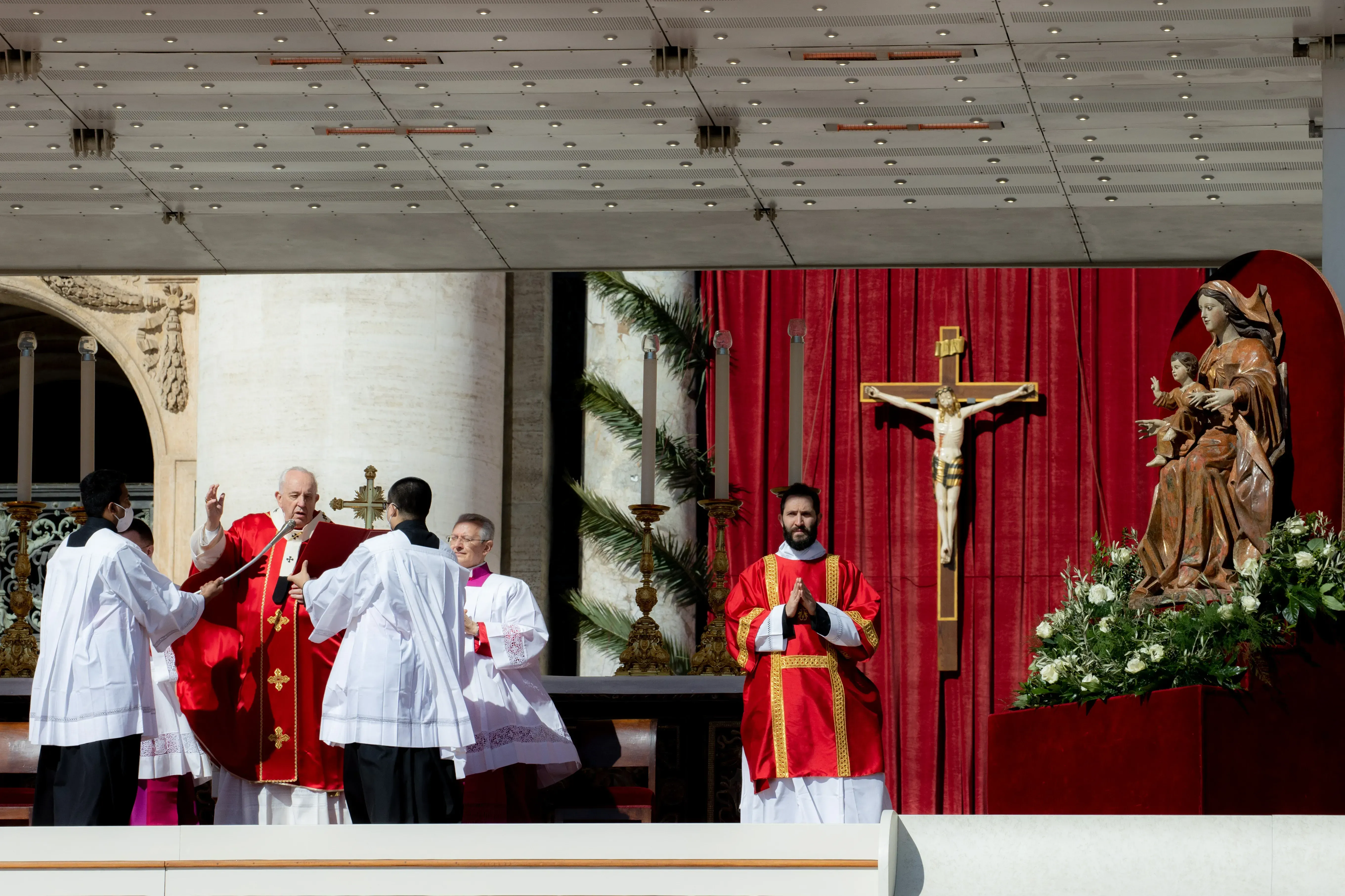 Le pape François le dimanche des Rameaux 2022. Daniel Ibanez/CNA