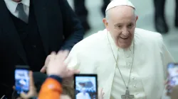 Le pape François lors de son audience générale dans la salle Paul VI, le 26 janvier 2022. Daniel Ibanez/CNA / 