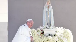 Le pape François célèbre une messe du centenaire de l'apparition de la Vierge Marie à trois enfants à Fatima, au Portugal, le 13 mai 2017. Crédit : Tiziana Fabi / AFP via Getty Images / 