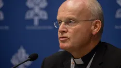 Mgr Franz-Josef Overbeck, évêque d'Essen (Allemagne), lors de la conférence de presse du Synode sur la synodalité, le 21 octobre 2023. | Crédit photo : Daniel Ibáñez / 