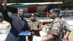 Mgr Benjamin Maswili, aumônier militaire principal et administrateur apostolique du Kenya, lors d'une fonction officielle au Kenya / Forces de défense du Kenya
