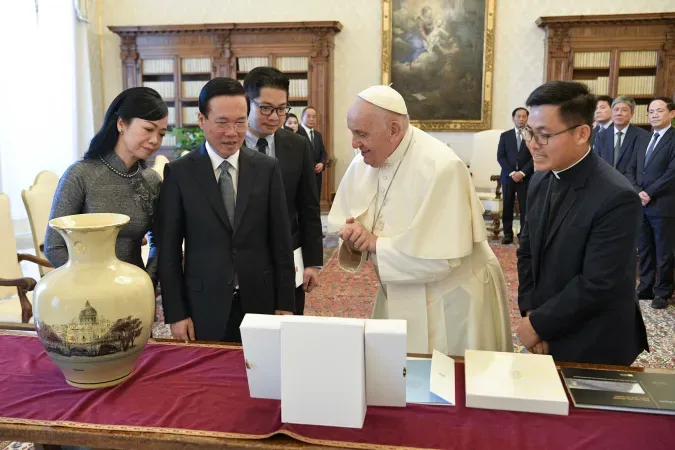 Le pape François et le président du Vietnam Vo Van Thuong au Palais apostolique du Vatican, 27 juillet 2023 | Vatican Media / ACI Group