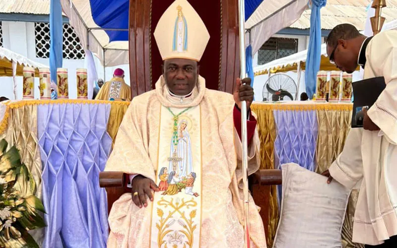 Mgr Aloysius Fondong Abangalo, ordonné évêque du diocèse de Mamfe au Cameroun le 5 mai 2022. Crédit : Diocèse de Mamfe