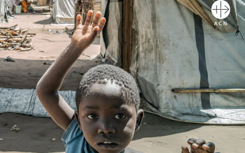 Un camp de déplacés au Mozambique. Crédit : AED