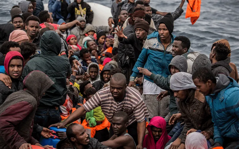 Migrants africains essayant de passer en Europe à la recherche de meilleurs horizons. Domaine public