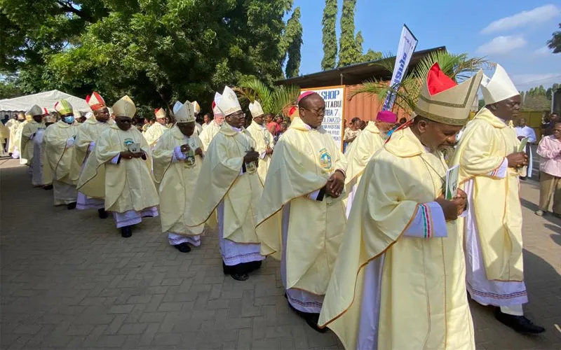 Les évêques catholiques d'Afrique de l'Est lors de la messe de clôture de la 20ème assemblée plénière de l'AMECEA en Tanzanie. Crédit : ACI Afrique