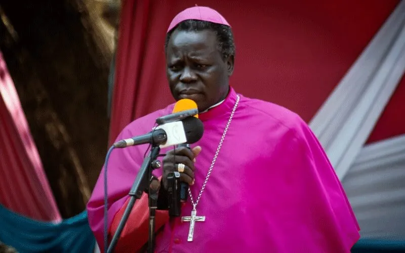 Mgr Stephen Ameyu s'exprimant lors du dixième anniversaire de la radio Voix de l'espoir dans le diocèse de Wau, au Soudan du Sud. Radio Voix de l'Espoir/Page Facebook