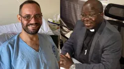 Mgr Matthew Remijio (à droite), évêque du diocèse de Wau au Soudan du Sud, nommé par le pape François pour diriger temporairement le diocèse de Rumbek, tandis que l'évêque élu, Mgr Christian Carlassare (à gauche), se remet de ses blessures par balle. / 