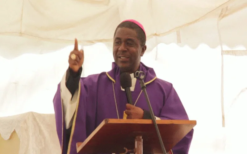 Mgr Andrew Nkea Fuanya Domaine public