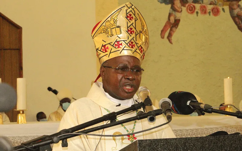 Le nouvel évêque du diocèse de Ndola en Zambie, Mgr Benjamin Phiri, lors de sa messe d'installation le samedi 15 août à la cathédrale Christ the KIng de Ndola. Diocèse catholique de Ndola/ Facebook
