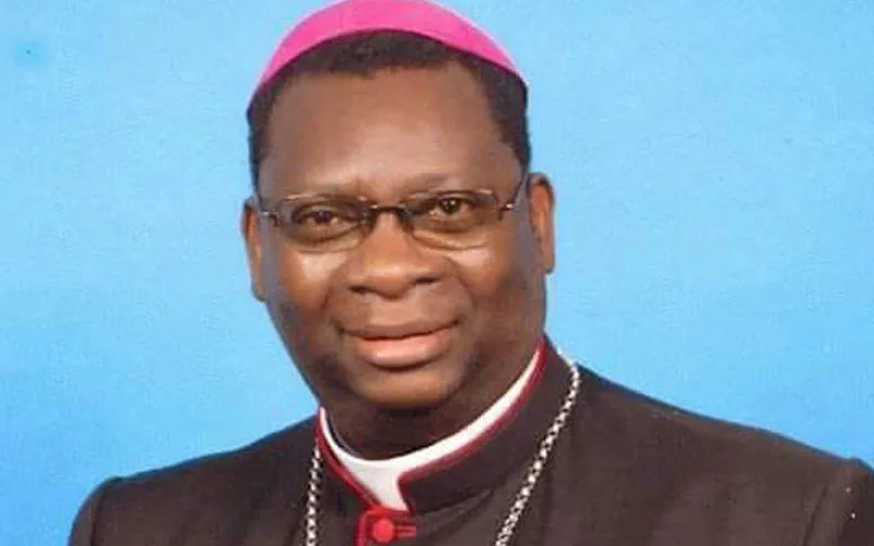 Mgr Moses Hamungole, évêque du diocèse de Monze en Zambie, qui a succombé aux complications  COVID-19 le 13 Janvier 2021. Domaine public.