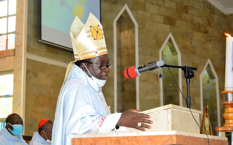 Mgr Matthew Hassan Kukah, évêque du diocèse de Sokoto au Nigeria, pendant la messe du 13 avril. Crédit : Catholic Broadcast Commission of Nigeria