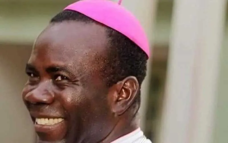 Mgr Moses Chikwe, évêque auxiliaire de l'archidiocèse d'Owerri au Nigeria, kidnappé par des inconnus armés Dimanche 27 décembre. Domaine public