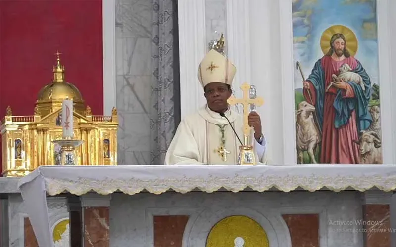 Mgr Godfrey Onah, évêque du diocèse de Nsukka au Nigeria, pendant la messe de la solennité de l'Ascension, le 13 mai 2021. Crédit : Diocèse de Nsukka