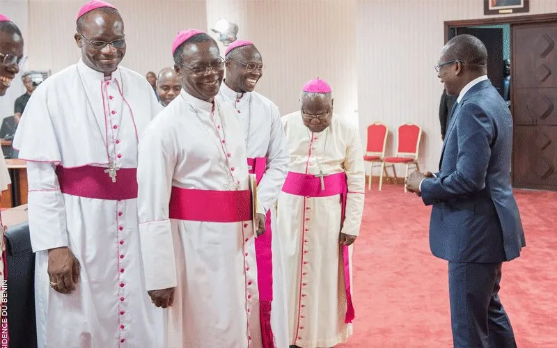 Les évêques catholiques au Bénin avec le président Patrice Talon. Domaine public