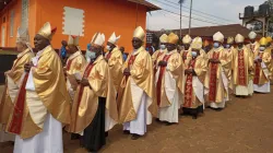 Les membres de la Conférence épiscopale du Cameroun lors de la messe d'ouverture de leur 44e séminaire annuel dans le diocèse de Bafang. / ACI Afrique