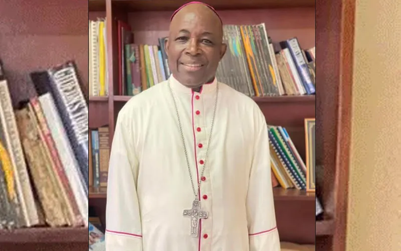 Mgr Edward Tamba Charles, de l'archidiocèse de Freetown, lors d'une interview avec ACI Afrique dans son bureau à Freetown. Crédit : Caritas Freetown
