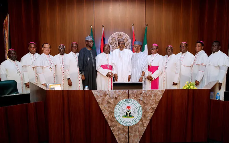 Les évêques catholiques du Nigeria avec le Président Muhammadu Buhari. Crédit : Présidence de la République fédérale du Nigeria