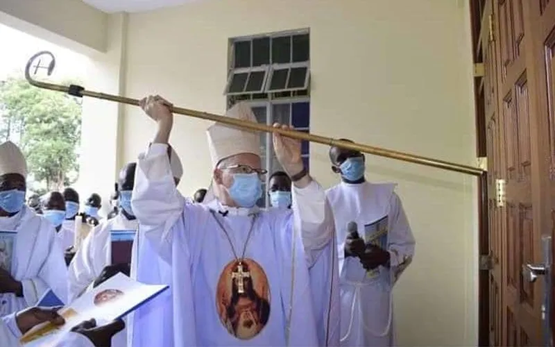 Le Nonce apostolique au Kenya, Mgr Bert van Megen, lors de la consécration de la cathédrale Christ the King du diocèse de Bungoma au Kenya, le 8 mai 2021.