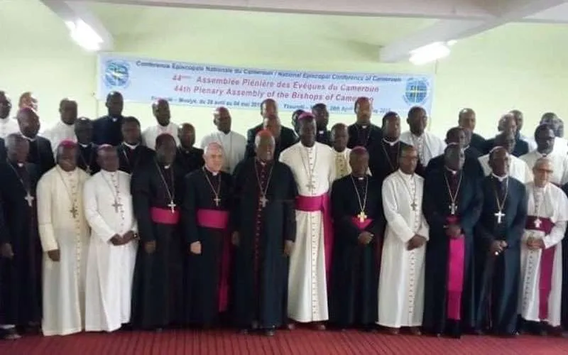 Une section des membres de la Conférence épiscopale nationale du Cameroun (CENC) / Domaine public