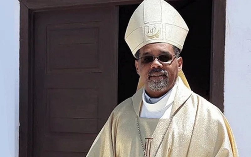 Mgr Ildo Augusto dos Santos Lopes Fortes évêque du diocèse de Mindelo au Cap-Vert. Domaine public
