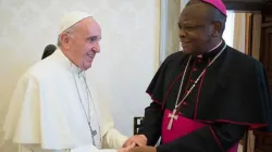 Le cardinal Fridolin Ambongo avec le Pape François à Rome. / Domaine public