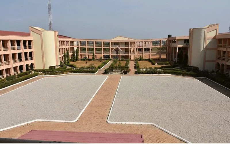 Le campus de l'institut universitaire catholique du Ghana (CUCG). Domaine public
