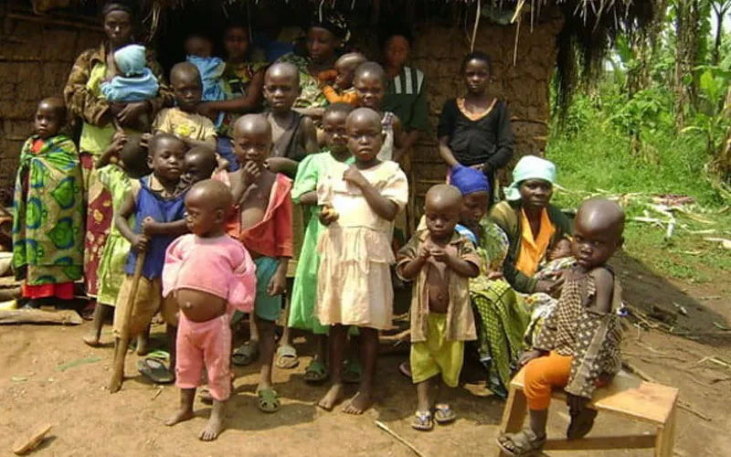 Réfugiés et personnes déplacées dans la partie est de la République démocratique du Congo. Aide à l'Église en détresse ( AED)