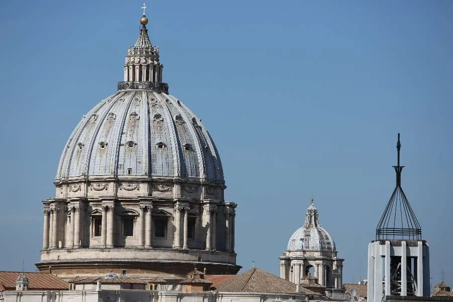La coupole de la basilique Saint-Pierre au Vatican le 18 juin 2015. / Bohumil Petrik/CNA.