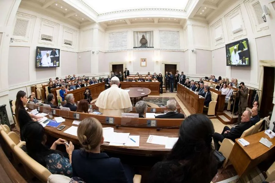 Le Pape François visite l'Académie pontificale des sciences au Vatican, le 27 mai 2019. Vatican Media/CNA.