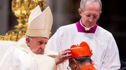 Le pape François crée de nouveaux cardinaux lors d'un consistoire dans la basilique Saint-Pierre le 5 octobre 2019. / Daniel Ibáñez/CNA.
