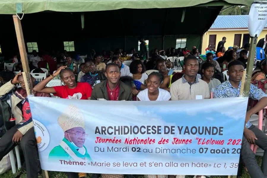 La jeunesse catholique du Cameroun lors des Journées nationales des jeunes 2022 dans le diocèse d'Ebolowa. Crédit : Archidiocèse de Yaoundé