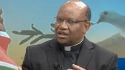 Capture d'écran de Mgr Anthony Muheria, archevêque de l'archidiocèse catholique de Nyeri au Kenya, lors de l'interview accordée le 16 juillet à la chaîne de télévision nationale kenyane Citizen Television. Crédit : Citizen Television / 