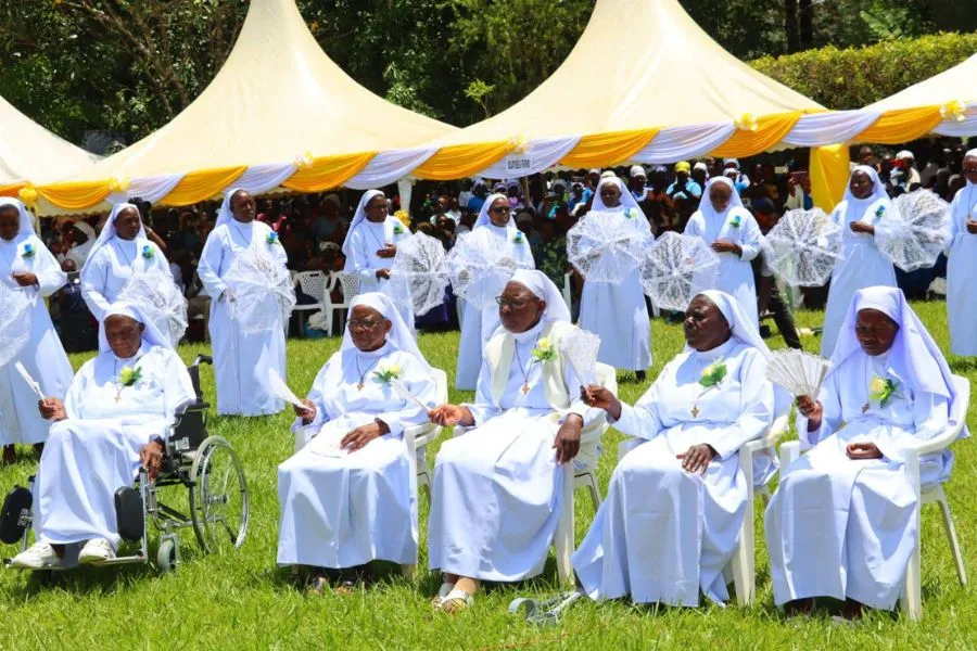 Les membres de la Congrégation des Sœurs franciscaines de Saint-Joseph (FSJ, Sœurs Asumbi Kenya) pendant le Jubilé qui s'est tenu à Kisumu, au Kenya. Crédit : Radio Maria Kisumu, Kenya.