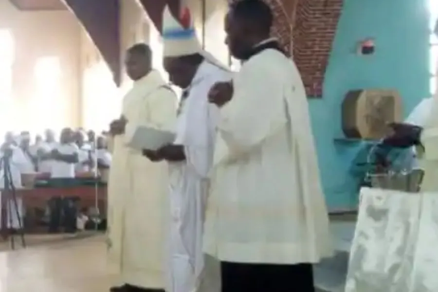 Mgr Melchisedec Sikuli Paluku, évêque du diocèse catholique de Butembo-Beni en République démocratique du Congo (RDC), lors de la messe d'action de grâce du 7 septembre. Crédit : Radio Moto