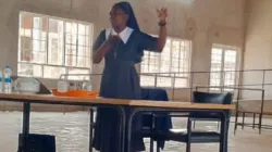 Sœur Teresa Mulenga animant un atelier à l'école secondaire marianiste Chaminade le jeudi 7 septembre. Crédit : Sœur Mulenga. / 