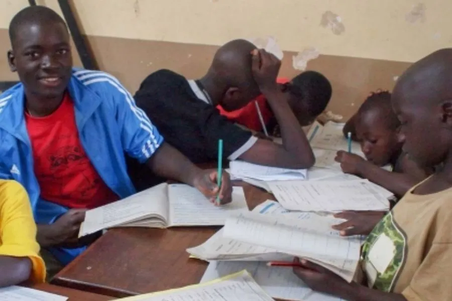 Les jeunes sans-abri en Ouganda retrouvent l'espoir d'un avenir radieux. Crédit : Missions salésiennes