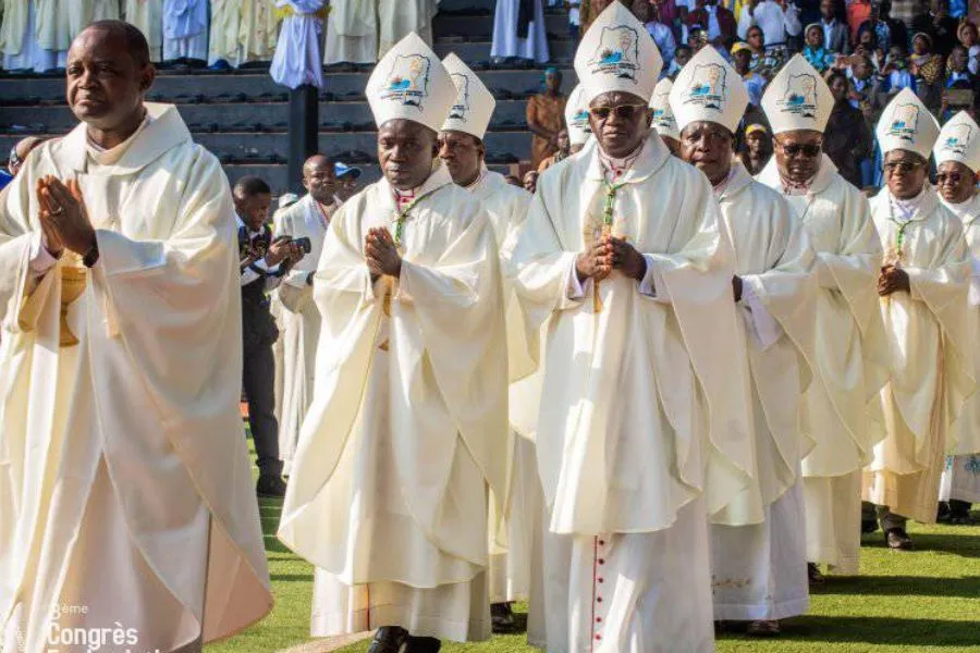 Les évêques catholiques de la RD Congo en procession lors de la messe de clôture du troisième Congrès eucharistique national. Crédit : CENCO
