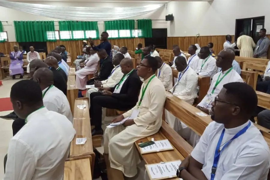 Les membres de l'Union régionale des prêtres diocésains d'Afrique de l'Ouest (URPAO). Crédit : P. Peter Konteh