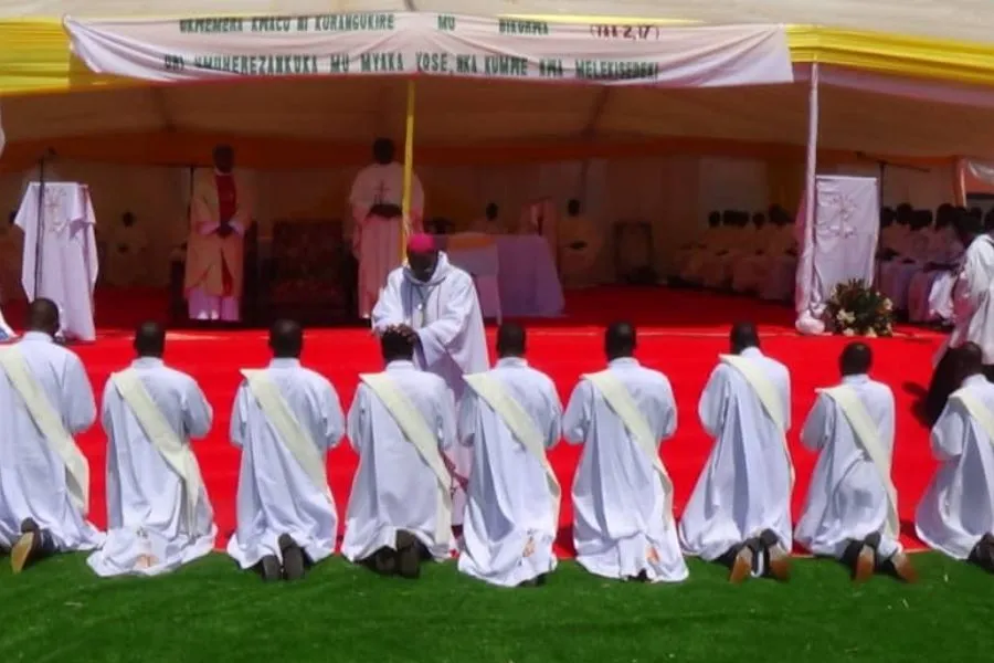 Ordination sacerdotale dans le diocèse catholique de Bururi au Burundi. Crédit : Diocèse de Bururi