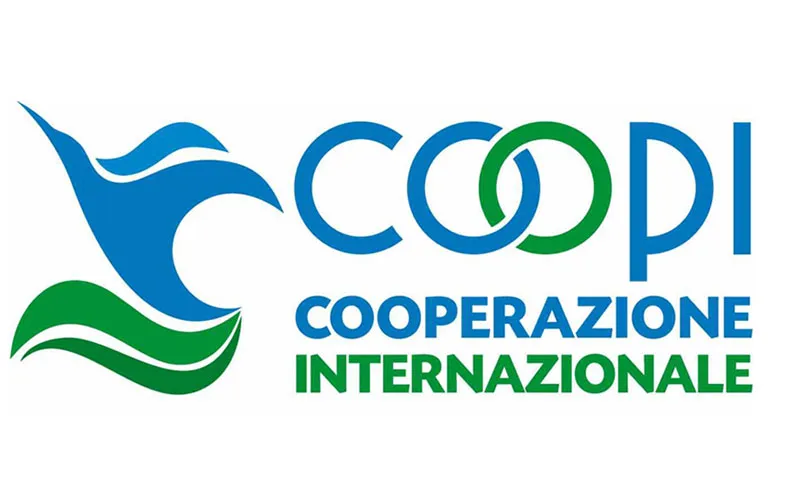 Logo de la Cooperazione Internazionale dont les responsables répondent à la COVID-19 au Malawi. Cooperazione Internazionale