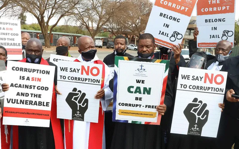 Certains chefs d'église lors de la séance de prière silencieuse d'une heure organisée le 15 septembre dans tout le pays pour protester contre la corruption impliquant des fonds COVID-19 en Afrique du Sud. MK Promotions/South Africa.