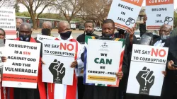 Certains chefs d'église lors de la séance de prière silencieuse d'une heure organisée le 15 septembre dans tout le pays pour protester contre la corruption impliquant des fonds COVID-19 en Afrique du Sud. / MK Promotions/South Africa.