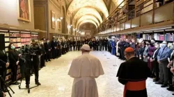 Le pape François inaugure la nouvelle galerie d'art de la Bibliothèque apostolique du Vatican, le 5 novembre 2021. Vatican Media. / 