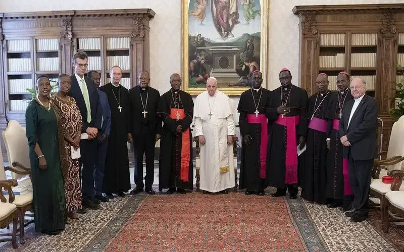 Le pape François recevant la délégation du Pacte éducatif africain au Vatican le 1er juin 2023. Crédit : Vatican Media