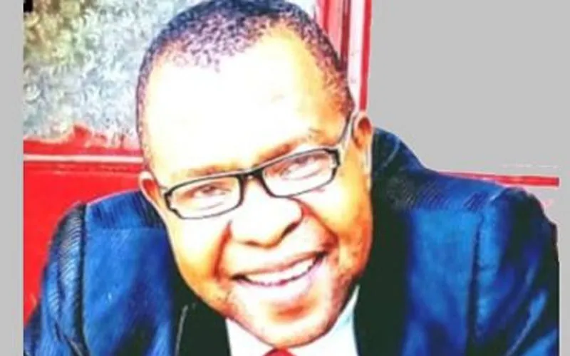 le professeur Richard Solomon Musa Tarfa a été arrêté le 25 décembre 2019 lorsque des policiers armés, accompagnés d'agents de l'Agence nationale pour l'interdiction de la traite des personnes (NAPTIP), ont envahi les orphelinats Du Merci qu'il a cofondés, emmenant les occupants de l'établissement.