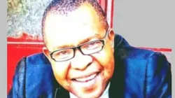 le professeur Richard Solomon Musa Tarfa a été arrêté le 25 décembre 2019 lorsque des policiers armés, accompagnés d'agents de l'Agence nationale pour l'interdiction de la traite des personnes (NAPTIP), ont envahi les orphelinats Du Merci qu'il a cofondés, emmenant les occupants de l'établissement. / 