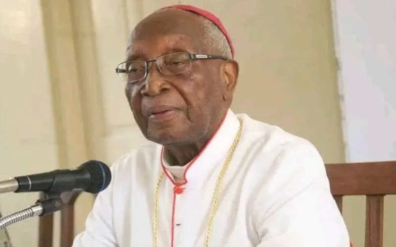 Feu Mgr Philippe Fanoko Kossi Kpodzro. Crédit : Archidiocèse de Lomé