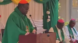 Stephen Ameyu Martin Cardinal Mulla lors de la cérémonie de remise du 10 janvier 2024. Crédit : Ginaba Lino Michael / 