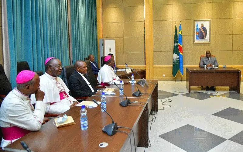 Les membres de la Conférence épiscopale nationale du Congo (CENCO) avec le président Félix Tshisekedi lors d'une audience le lundi 9 novembre 2020. Site de la Conférence épiscopale nationale du Congo (CENCO).